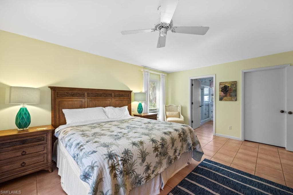702 Pyrula AVE, SANIBEL FL 33957-18