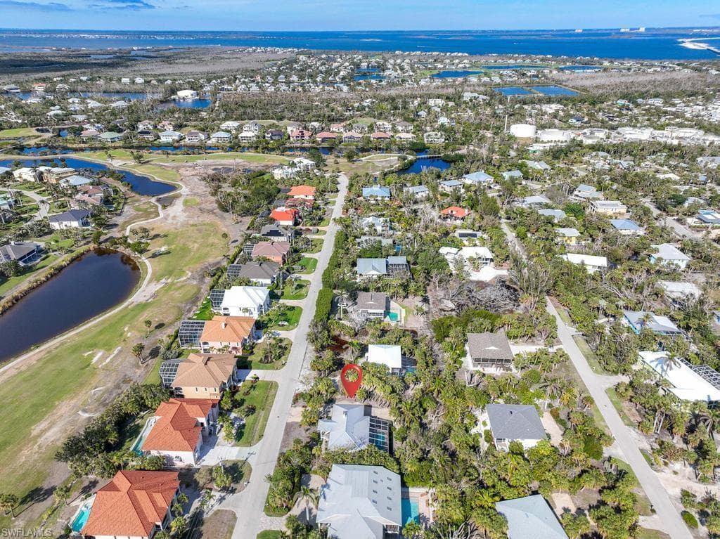 702 Pyrula AVE, SANIBEL FL 33957-38