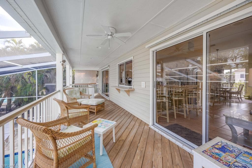 702 Pyrula AVE, SANIBEL FL 33957-28
