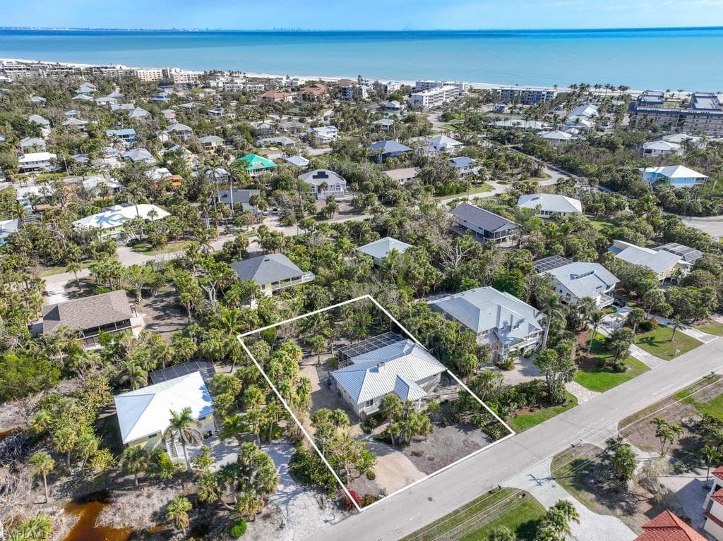 702 Pyrula AVE, SANIBEL FL 33957-3