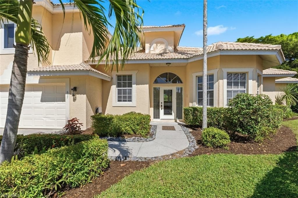 657 Soliel DR, NAPLES FL 34110-26