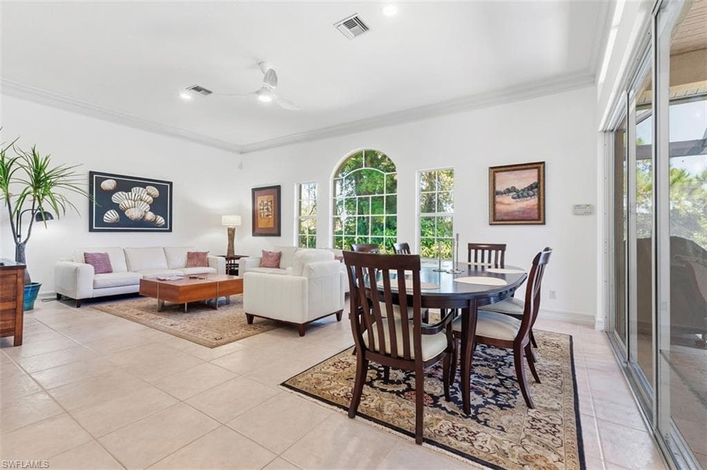 657 Soliel DR, NAPLES FL 34110-16