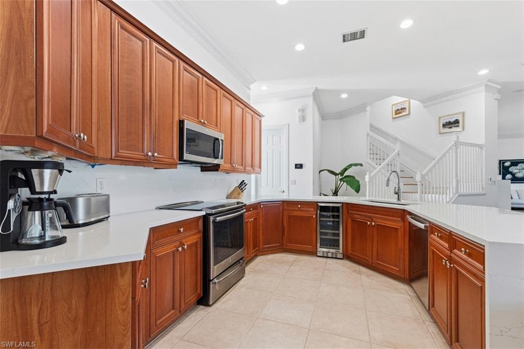 657 Soliel DR, NAPLES FL 34110-6