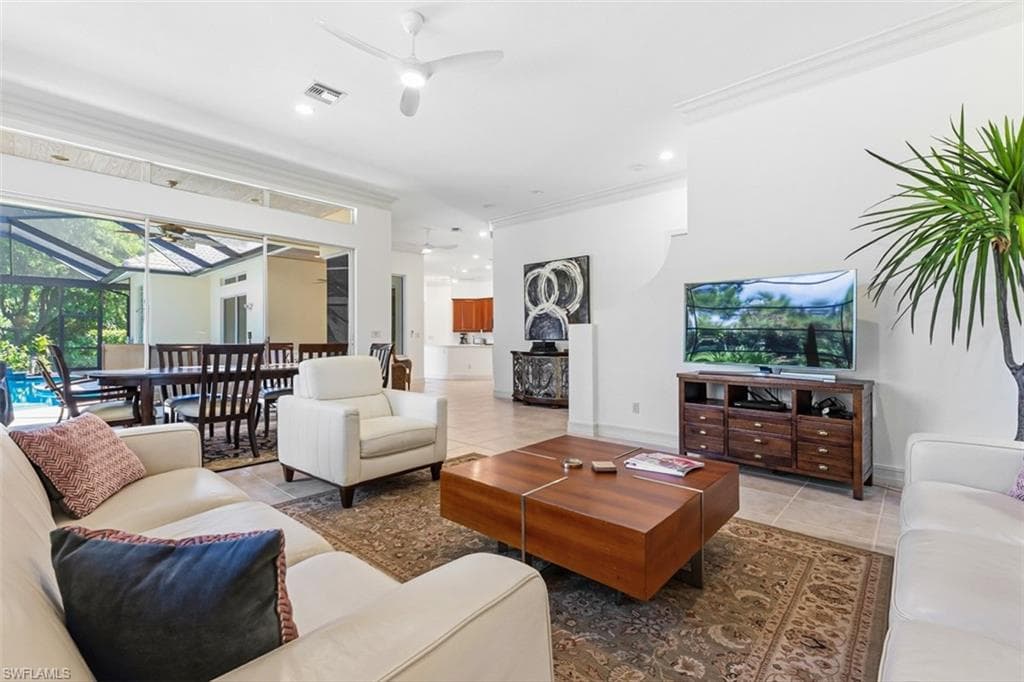 657 Soliel DR, NAPLES FL 34110-17