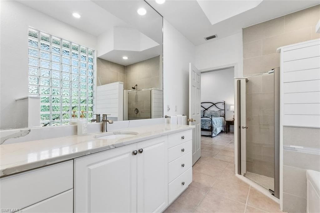 657 Soliel DR, NAPLES FL 34110-10