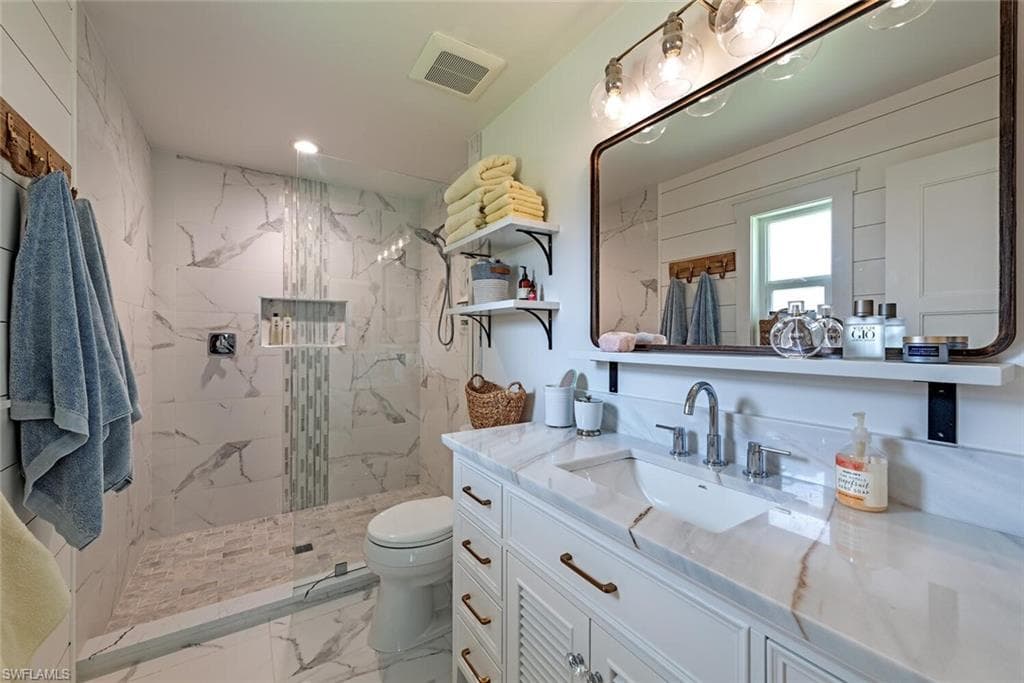 9611 Litchfield LN, NAPLES FL 34109-7