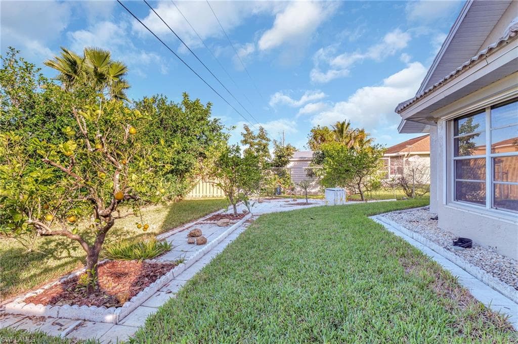 105 Ortona ST, LEHIGH ACRES FL 33936-36