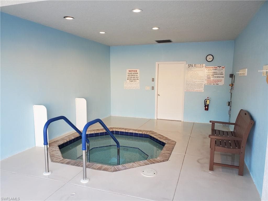 1381 N Brandywine CIR, FORT MYERS FL 33919-39