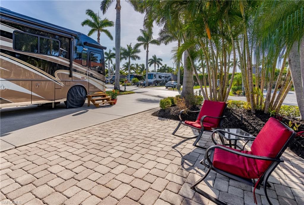 13606 Snapper LN, NAPLES FL 34114-22