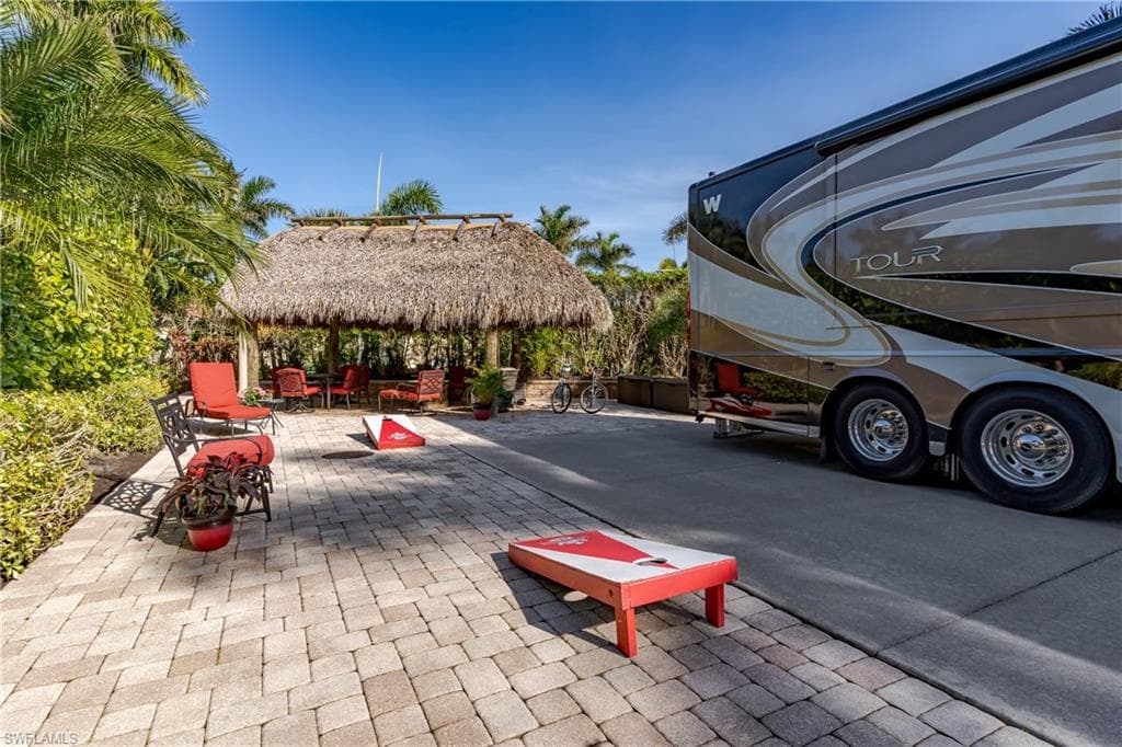 13606 Snapper LN, NAPLES FL 34114-1