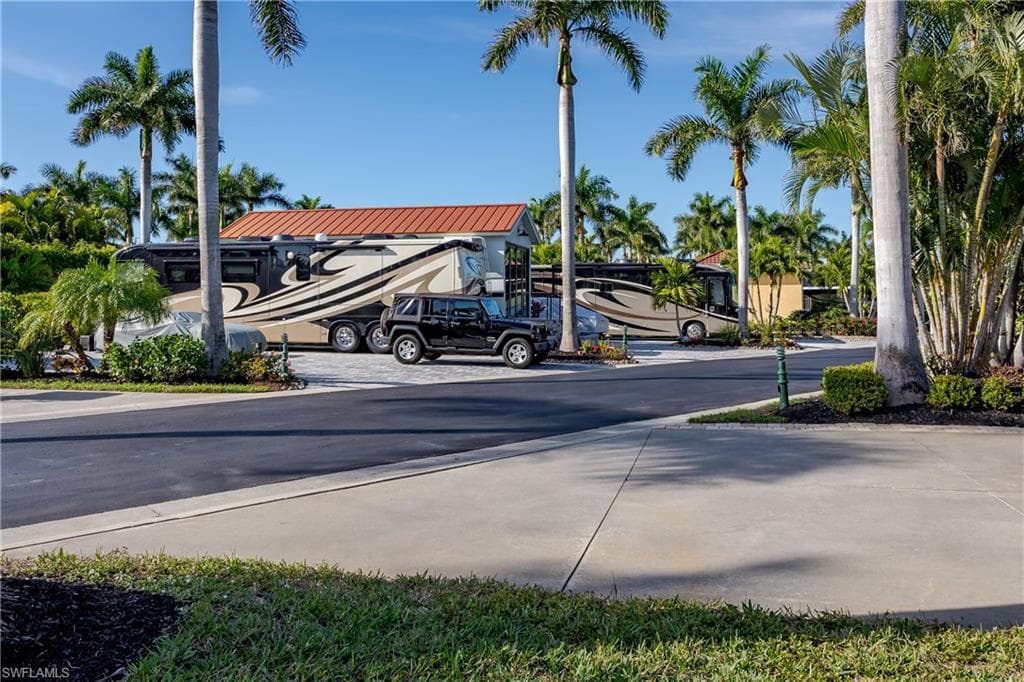 13606 Snapper LN, NAPLES FL 34114-25