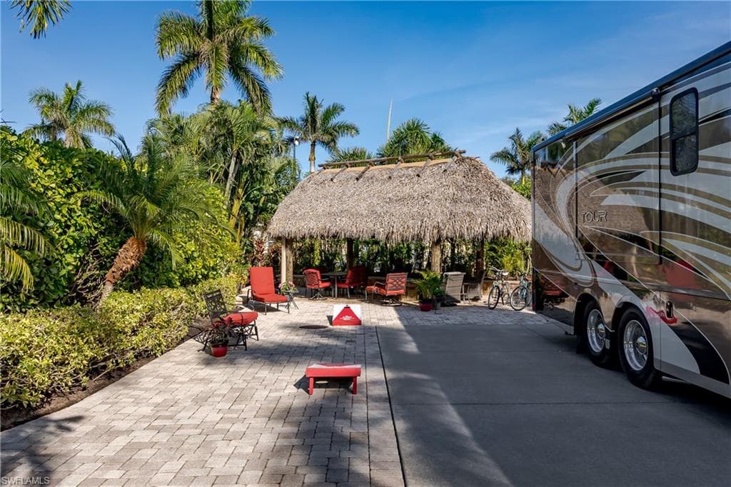 13606 Snapper LN, NAPLES FL 34114-35