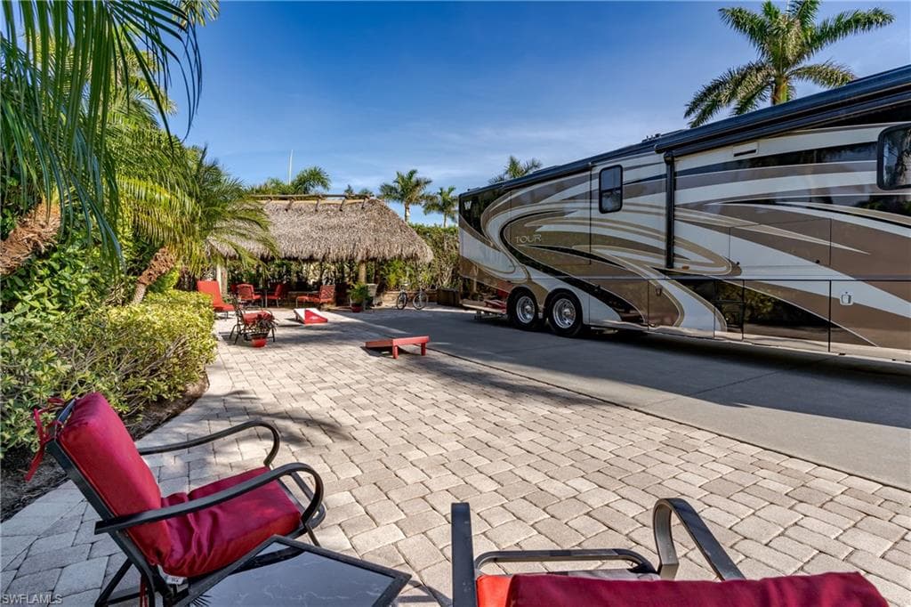 13606 Snapper LN, NAPLES FL 34114-36