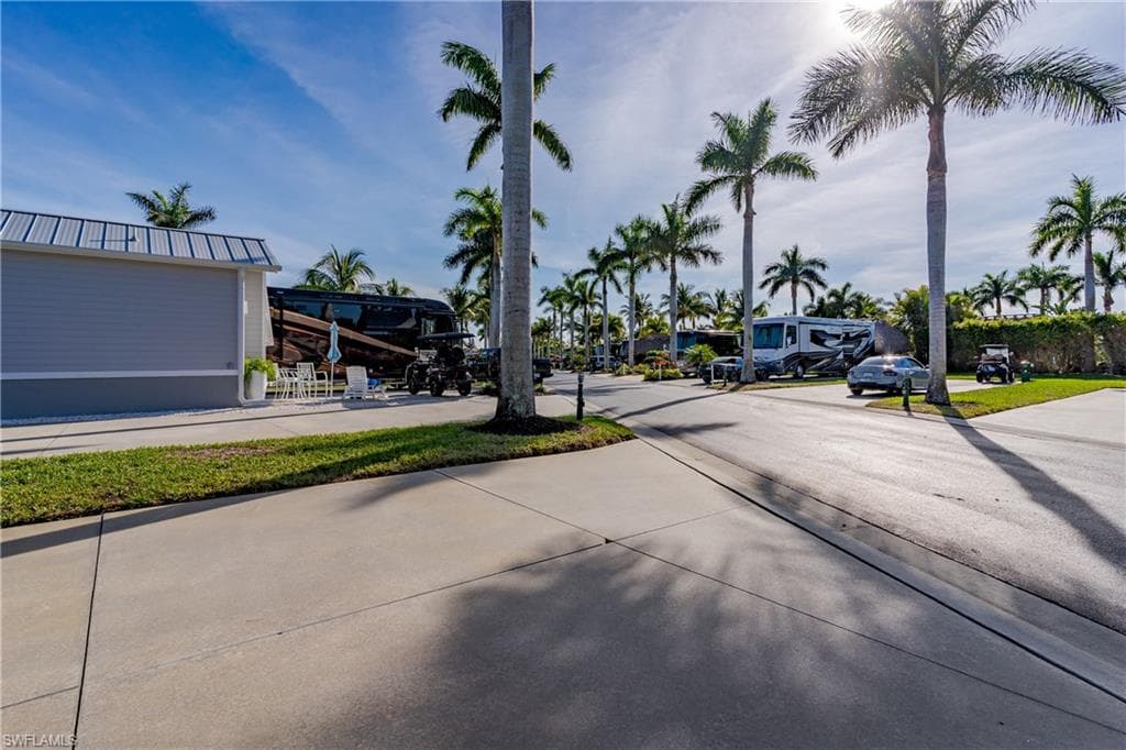 13606 Snapper LN, NAPLES FL 34114-38