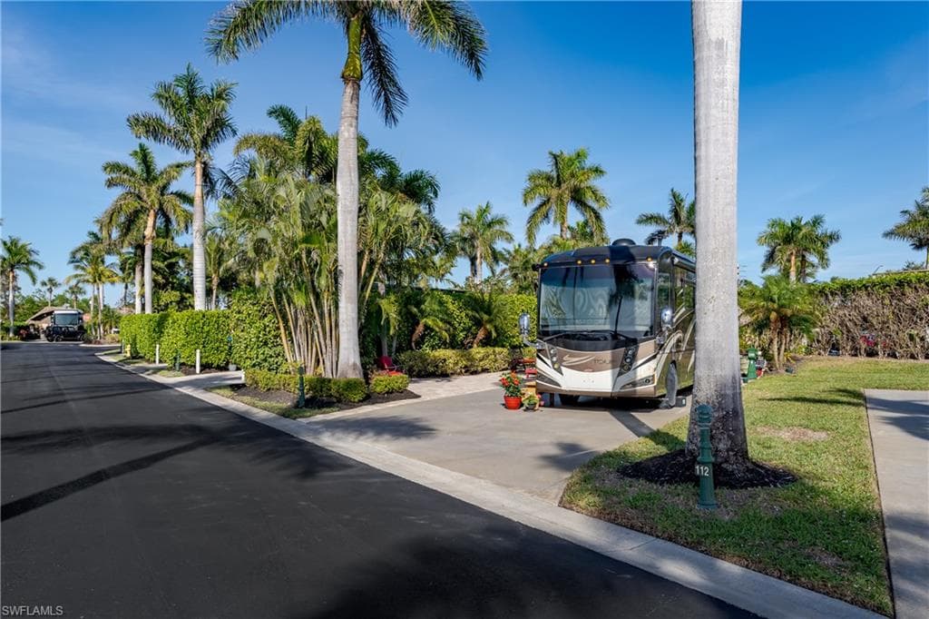 13606 Snapper LN, NAPLES FL 34114-28