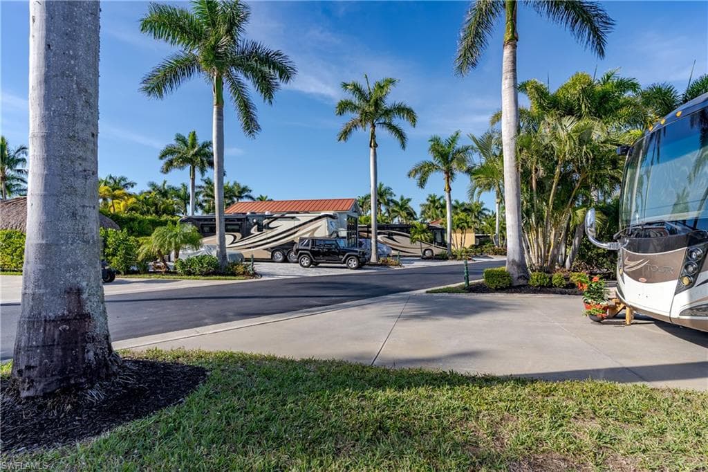 13606 Snapper LN, NAPLES FL 34114-24