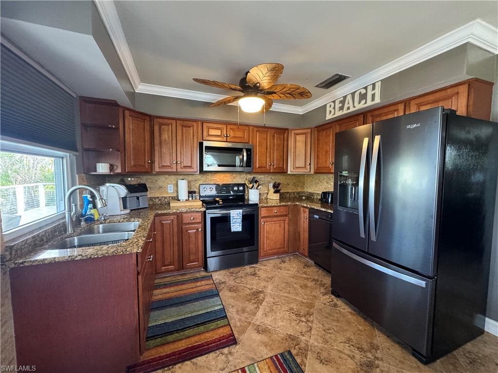 320 Lazy WAY, FORT MYERS BEACH FL 33931-12