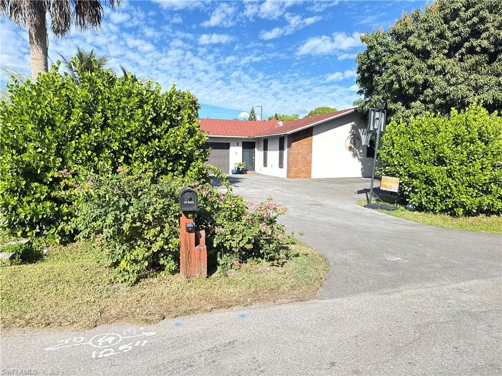 4207 Cindy AVE, NAPLES FL 34112-3