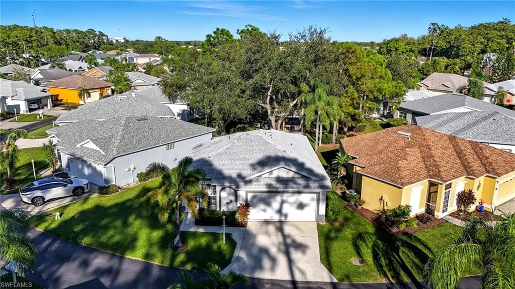 10725 Blue Bimini CIR, ESTERO FL 33928-1