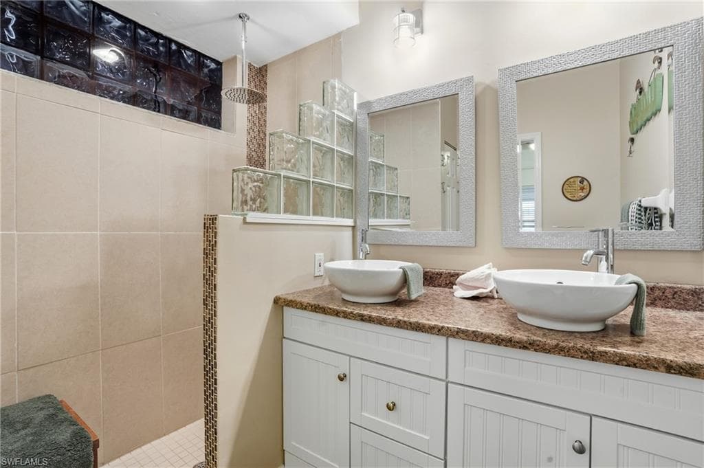 10725 Blue Bimini CIR, ESTERO FL 33928-25