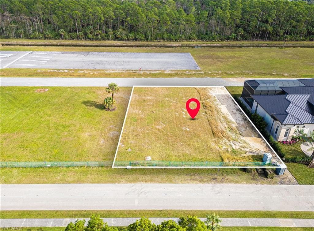 4230 Skyway DR, NAPLES FL 34112-11