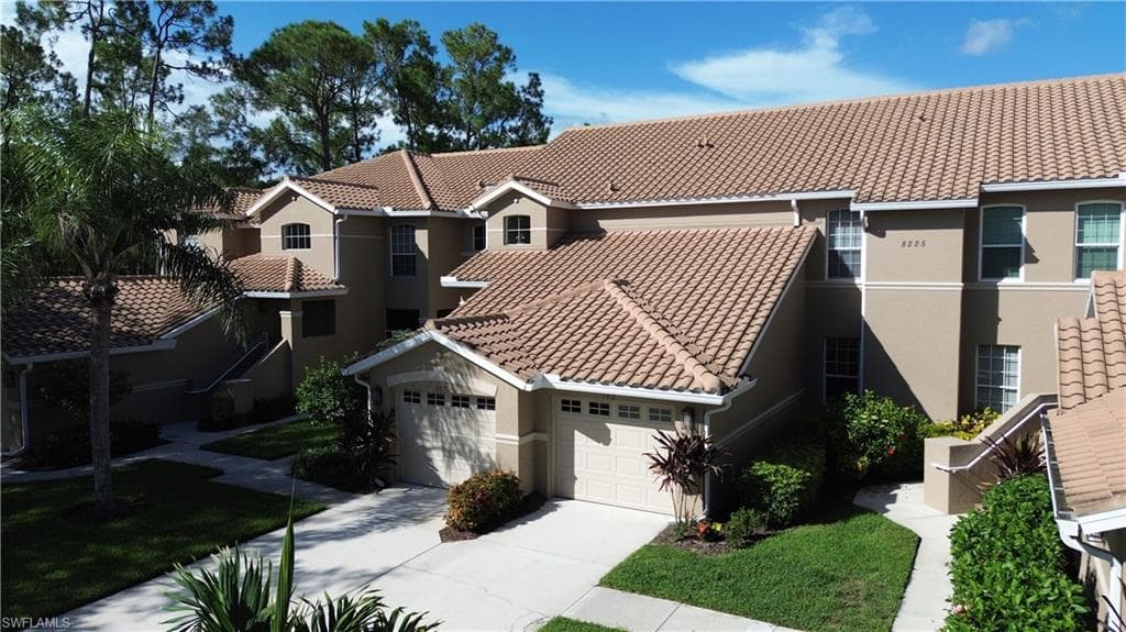 8225 Danbury BLVD E # 102, NAPLES FL 34120-30