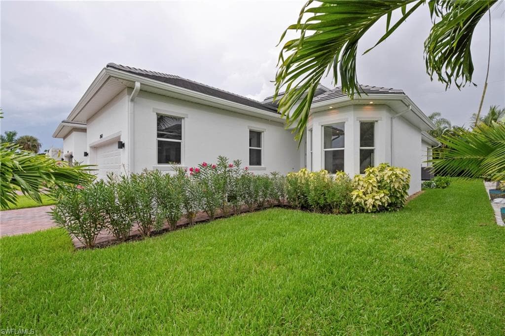 2553 Linda DR, NAPLES FL 34112-1