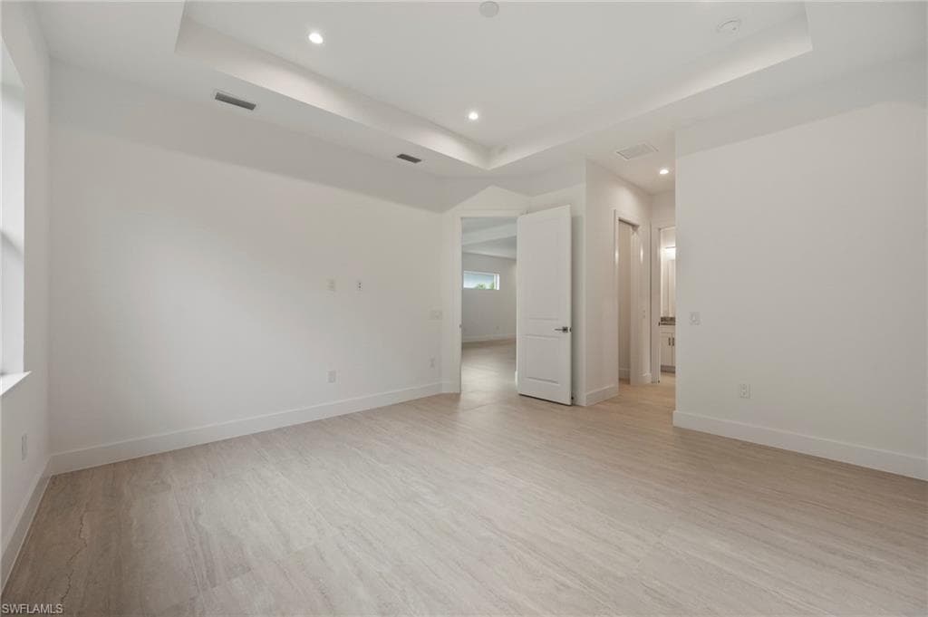 2553 Linda DR, NAPLES FL 34112-11