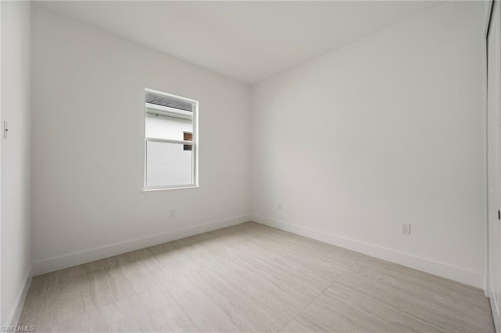 2553 Linda DR, NAPLES FL 34112-21