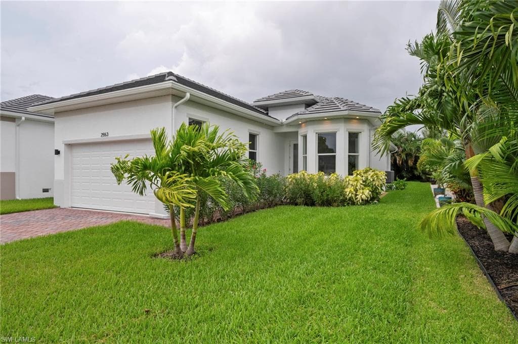 2553 Linda DR, NAPLES FL 34112-23