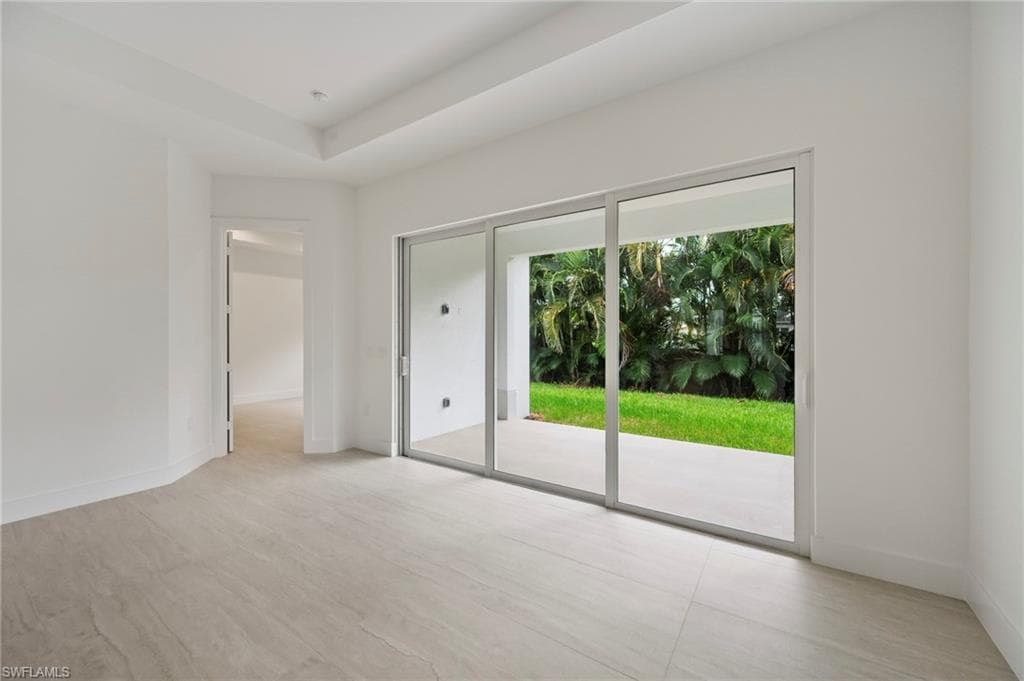 2553 Linda DR, NAPLES FL 34112-10