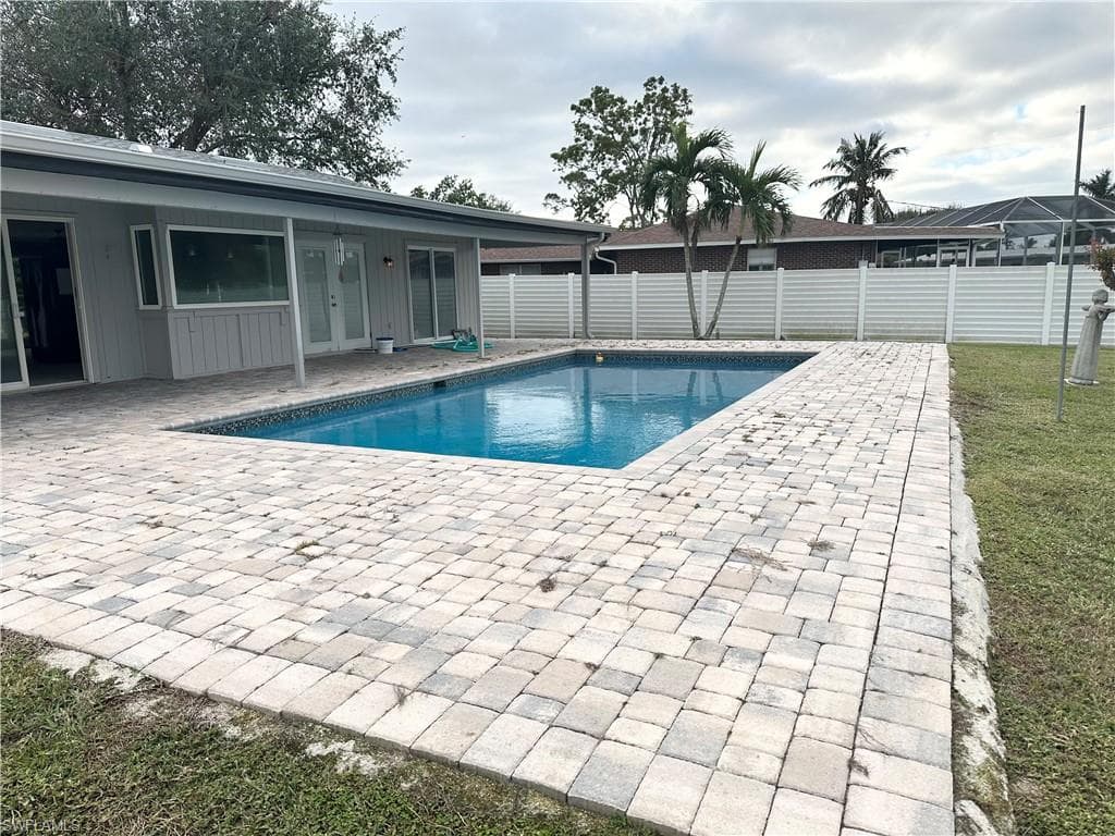 522 Sanford DR, FORT MYERS FL 33919-2