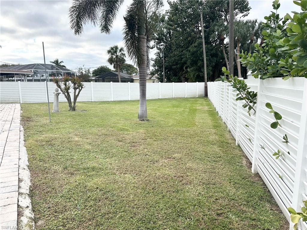 522 Sanford DR, FORT MYERS FL 33919-4