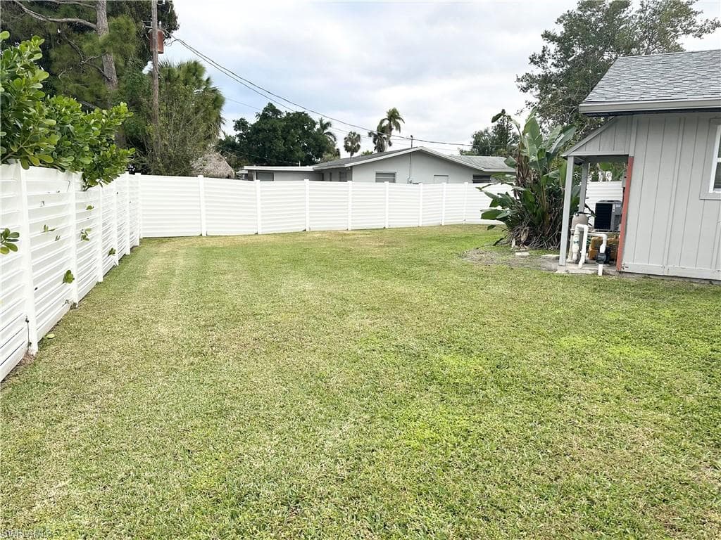 522 Sanford DR, FORT MYERS FL 33919-3