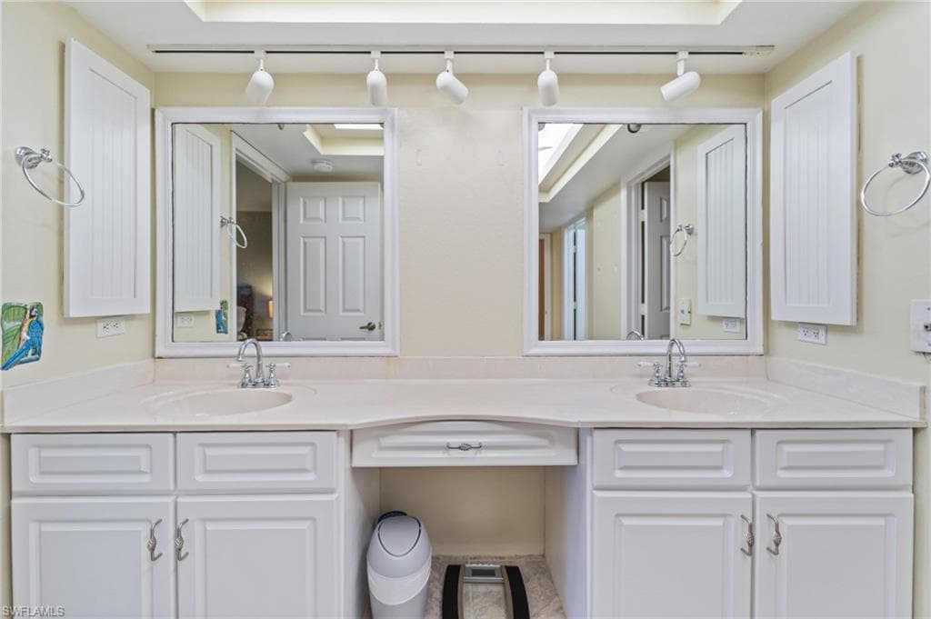 5510 SW 4th PL 607-8