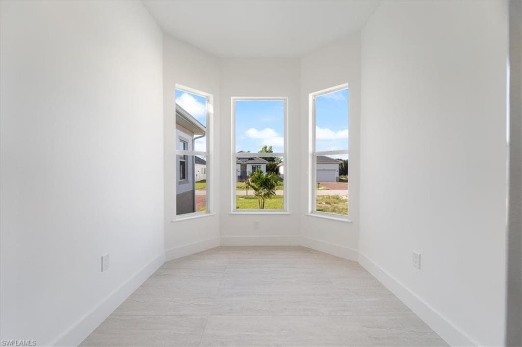 2537 Linda DR, NAPLES FL 34112-11