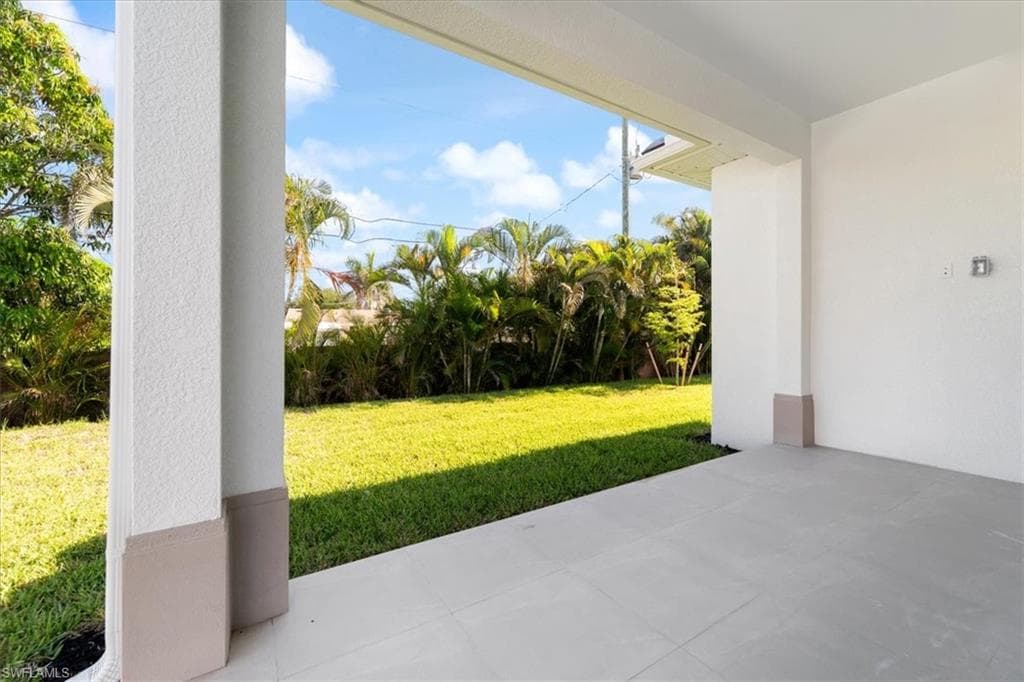 2537 Linda DR, NAPLES FL 34112-32