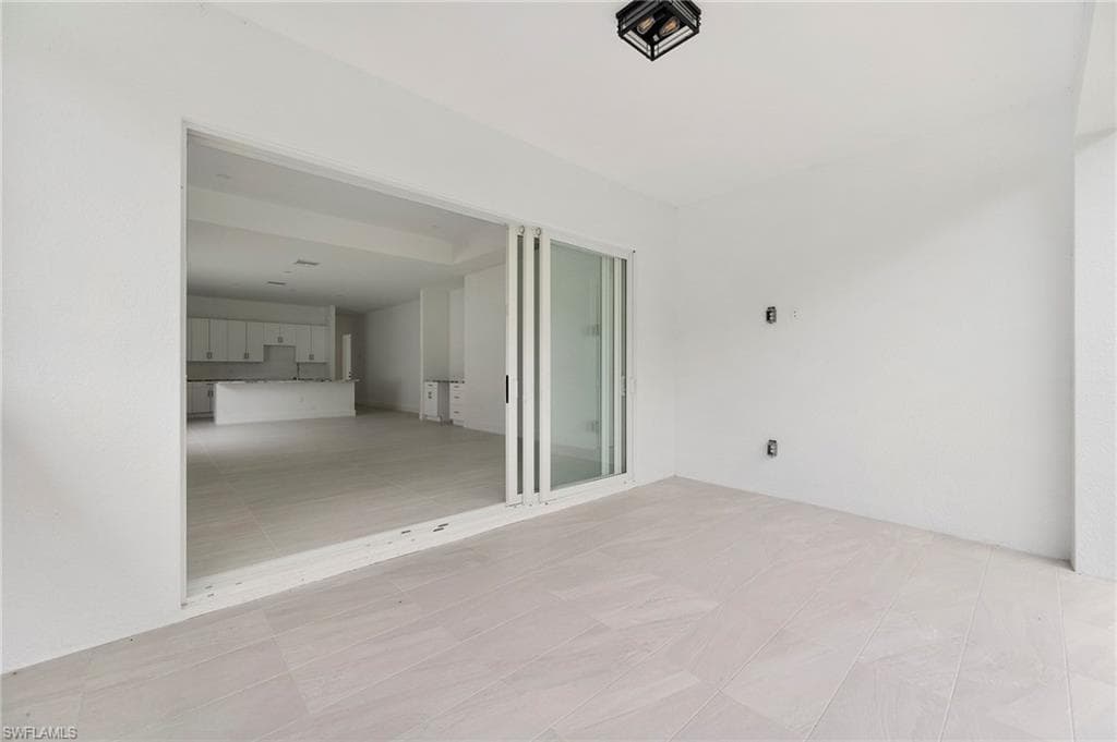 2532 Linda DR, NAPLES FL 34112-6