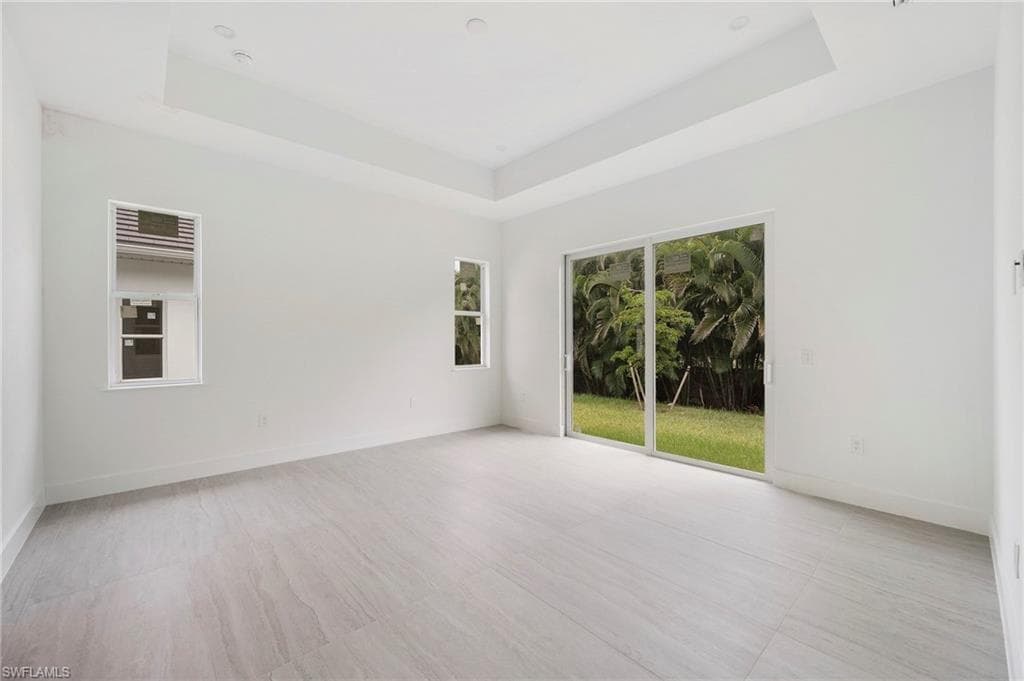 2532 Linda DR, NAPLES FL 34112-8