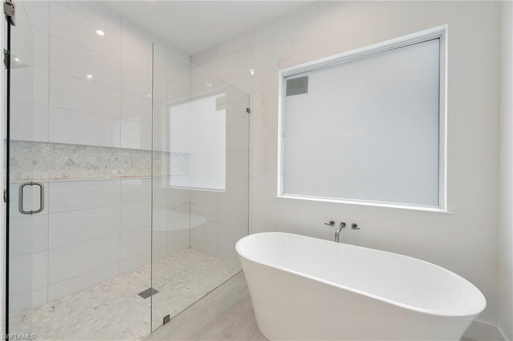 2532 Linda DR, NAPLES FL 34112-9