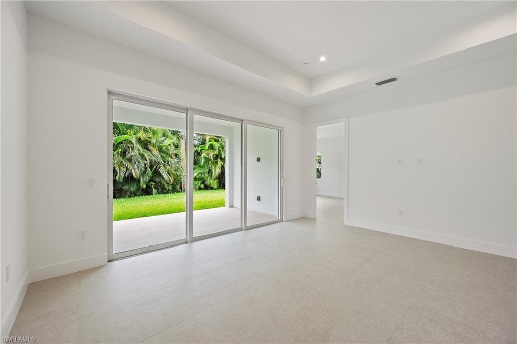 2548 Linda DR, NAPLES FL 34112-9