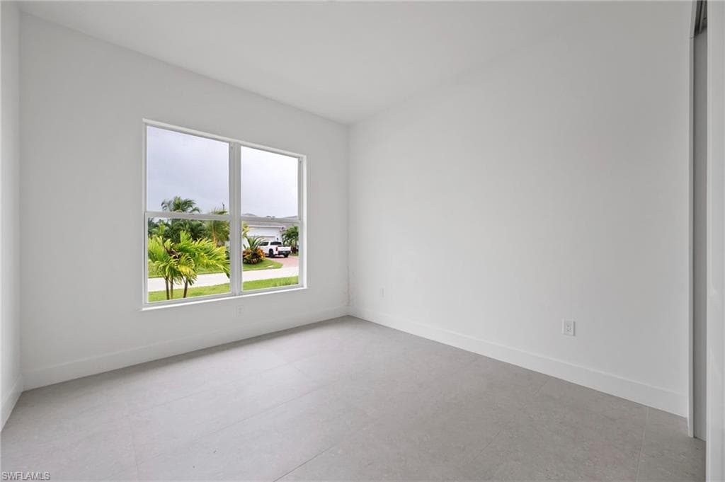 2548 Linda DR, NAPLES FL 34112-13