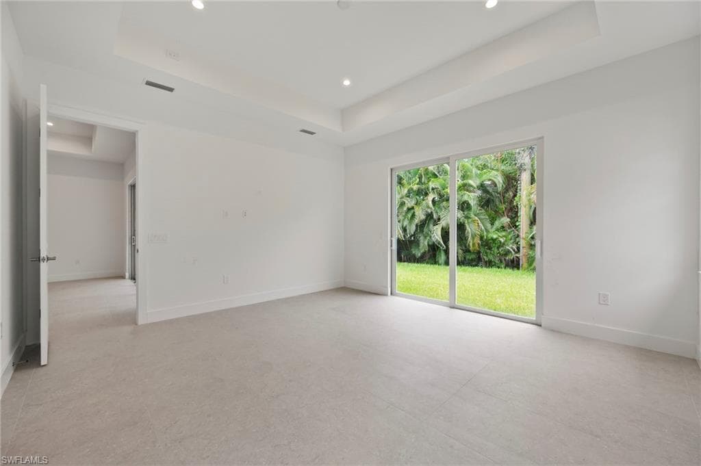 2548 Linda DR, NAPLES FL 34112-10