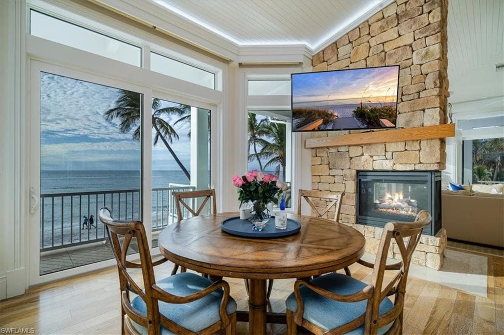 40 32nd AVE S, NAPLES FL 34102-11