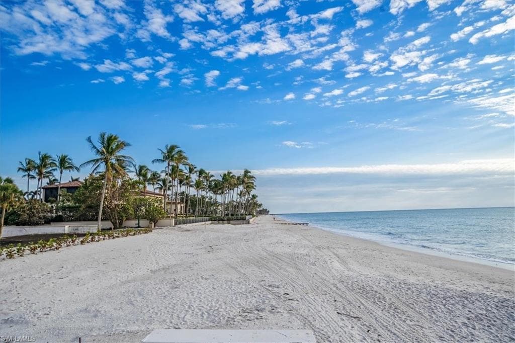 40 32nd AVE S, NAPLES FL 34102-31