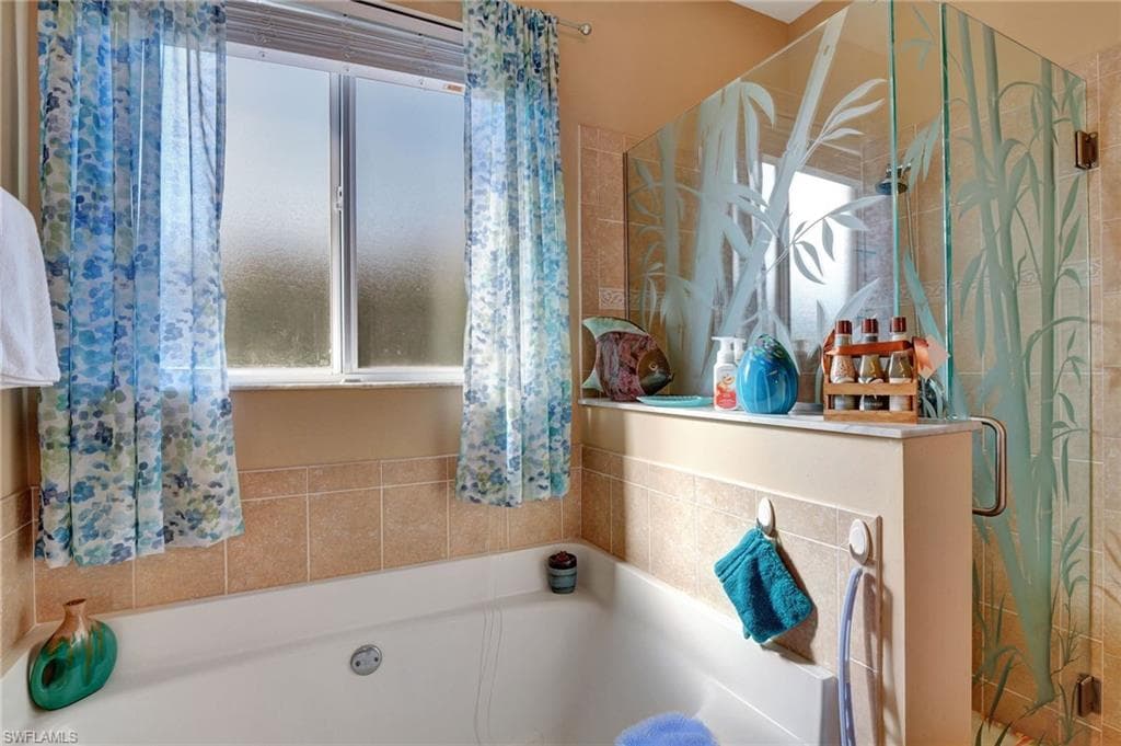 8040 Liriope LOOP, LEHIGH ACRES FL 33972-28