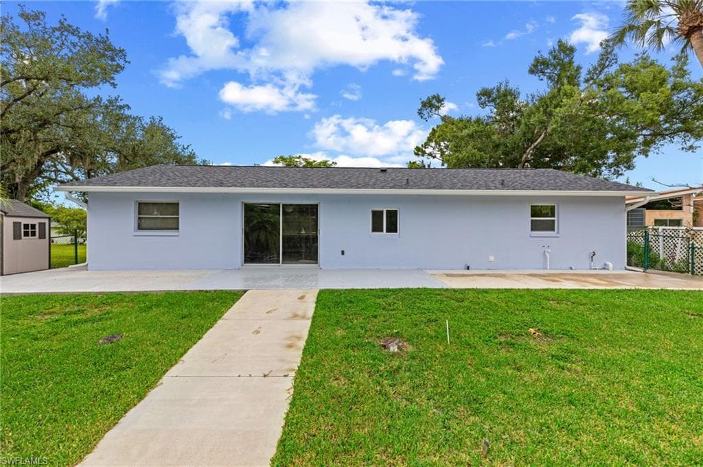 1832 Flamingo DR, NORTH FORT MYERS FL 33917-26