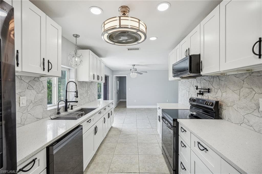 1832 Flamingo DR, NORTH FORT MYERS FL 33917-5