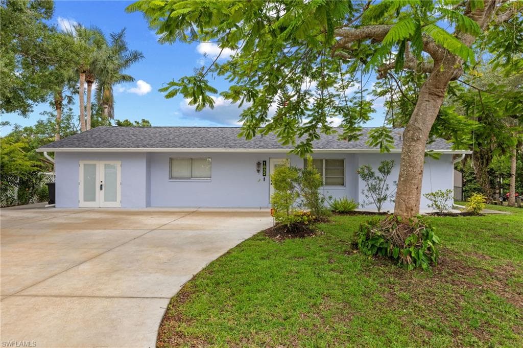 1832 Flamingo DR, NORTH FORT MYERS FL 33917-25