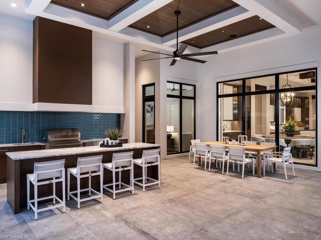 799 Cassena RD, NAPLES FL 34108-33